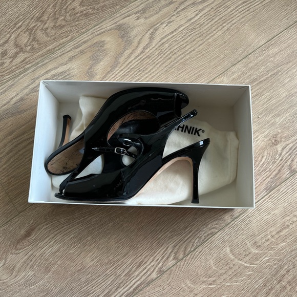 Manolo Blahnik - Mary Jane peep-toe Stilettos, black patent leather - Picture 7 of 9